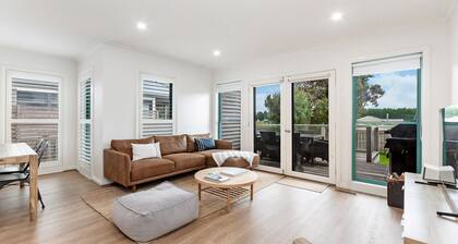 Seacroft - s a tastefully renovated townhouse ready for your next holiday.