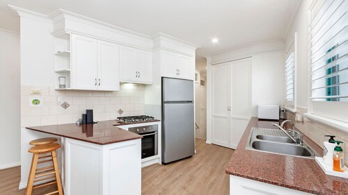 Seacroft - s a tastefully renovated townhouse ready for your next holiday.