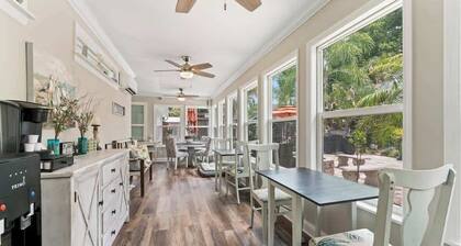 *The Poolside Studio*-Lounge, Pool, Wifi