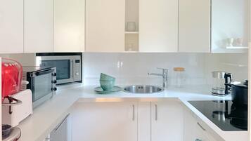 Kühlschrank, Herdplatte, Geschirrspüler