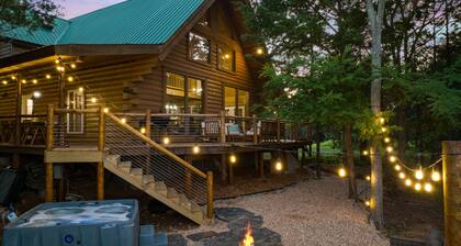 Real Log Cabin | Sleeps 32 | Forest Views/360 Deck + Games & Hot Tub