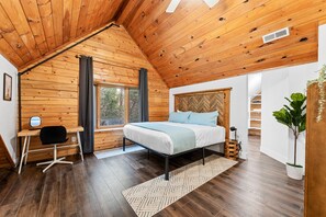 9 Schlafzimmer, Schreibtisch, Verdunkelungsvorhänge