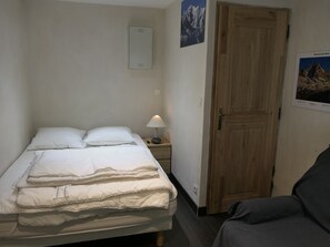 2 bedrooms