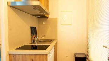 Réfrigérateur, micro-ondes, four, lave-vaisselle