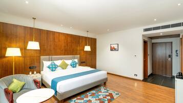 Club Room | 1 bedroom, in-room safe, iron/ironing board, free WiFi