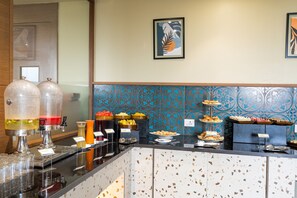 Breakfast buffet - Cygnett Inn Imperial (Tezpur)