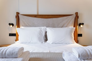 Deluxe Double Room, 1 Queen Bed | Desk, soundproofing, free WiFi, bed sheets - Soil Amorgos (Amorgos)