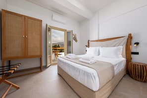 Habitació doble Deluxe, 1 llit de matrimoni | Escriptori, habitacions insonoritzades, wifi gratuïta i roba de llit 