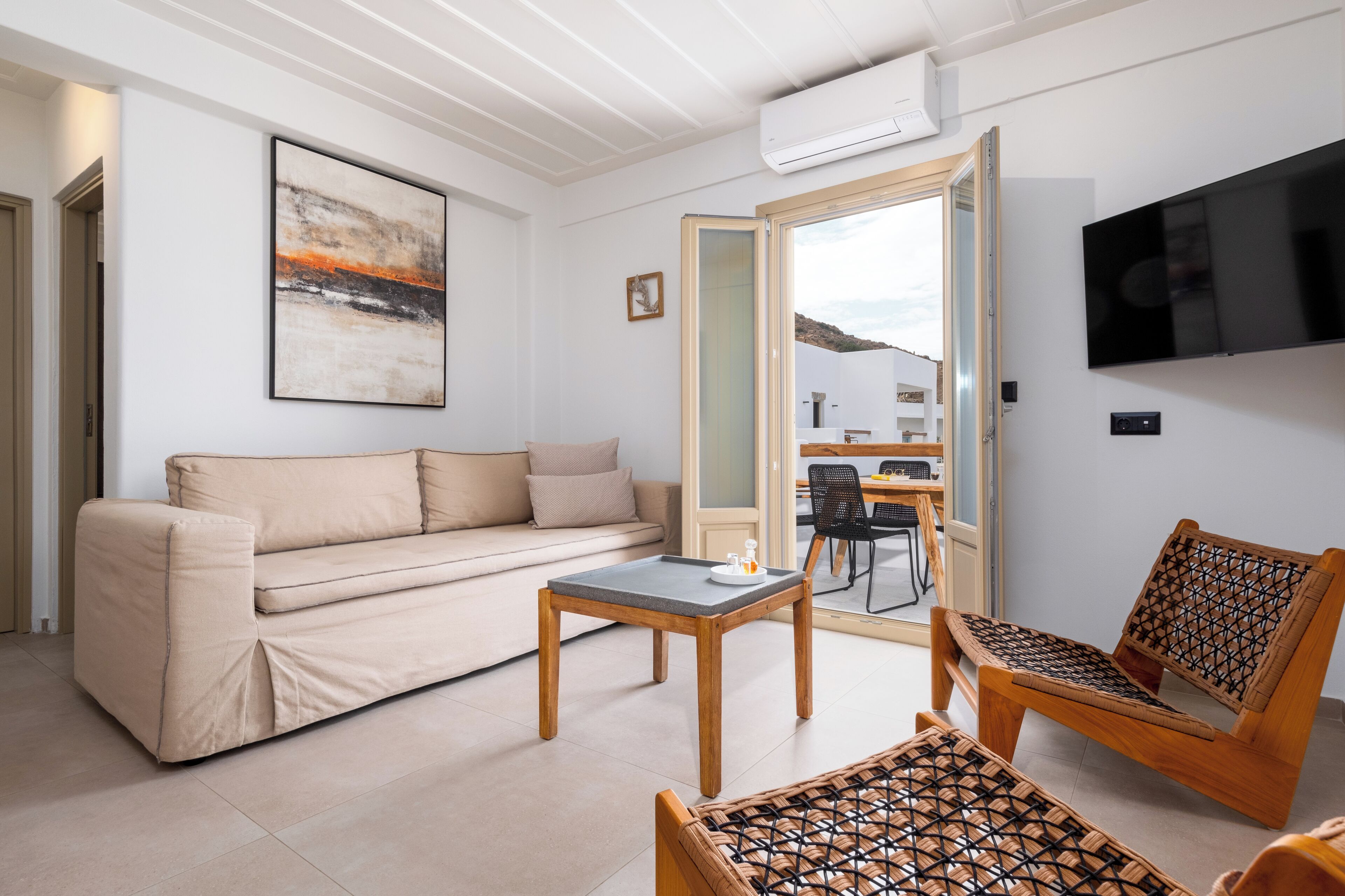 Comfort Suite, Multiple Beds | Desk, soundproofing, free WiFi, bed sheets