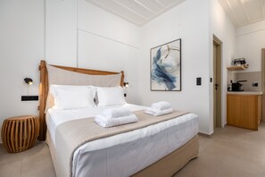 Desk, soundproofing, free WiFi, bed sheets - Soil Amorgos (Amorgos)