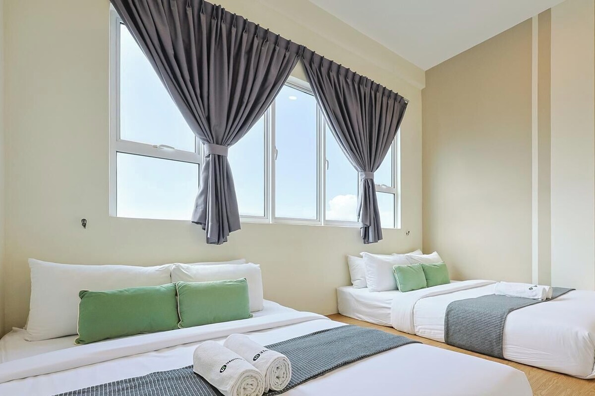 Standaard appartement, 2 slaapkamers, toegang tot zwembad, uitzicht op stad | Lakens van Egyptisch katoen, luxe beddengoed, een bureau