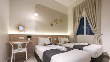 2 bedrooms, Egyptian cotton sheets, premium bedding, desk