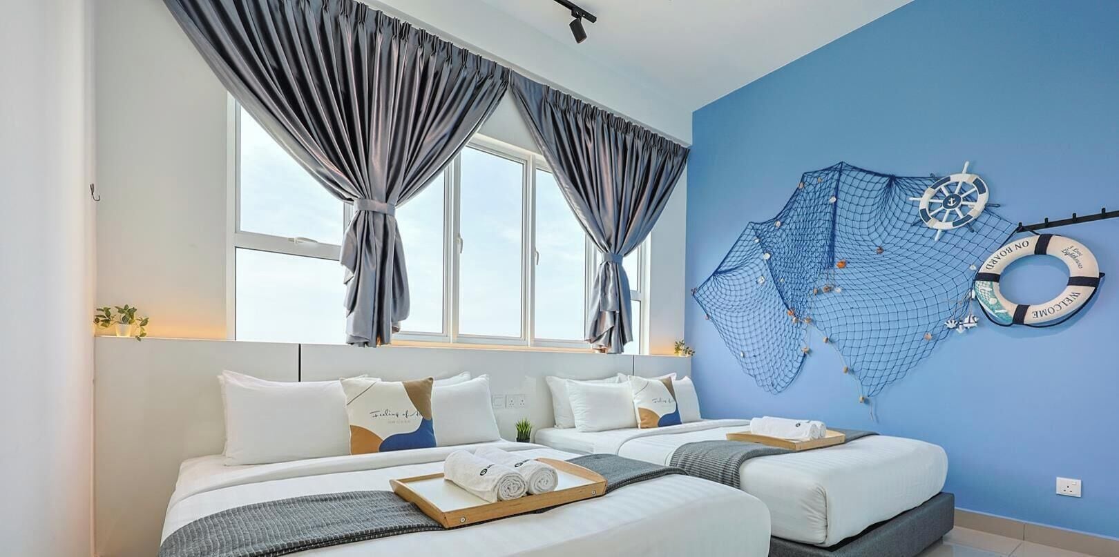 Elite Apartment | Egyptian cotton sheets, premium bedding, desk, laptop workspace