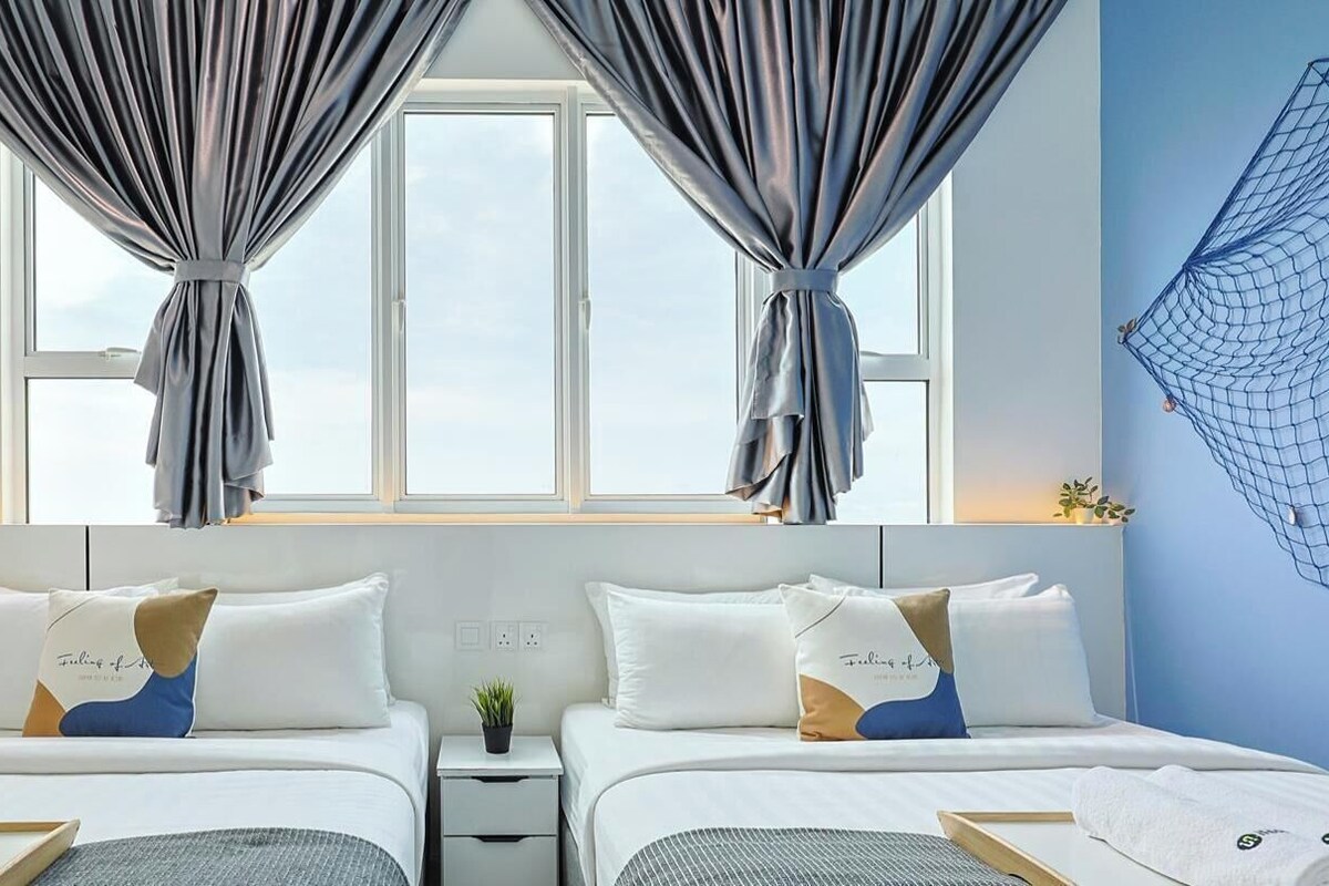 Elite appartement | Lakens van Egyptisch katoen, luxe beddengoed, een bureau