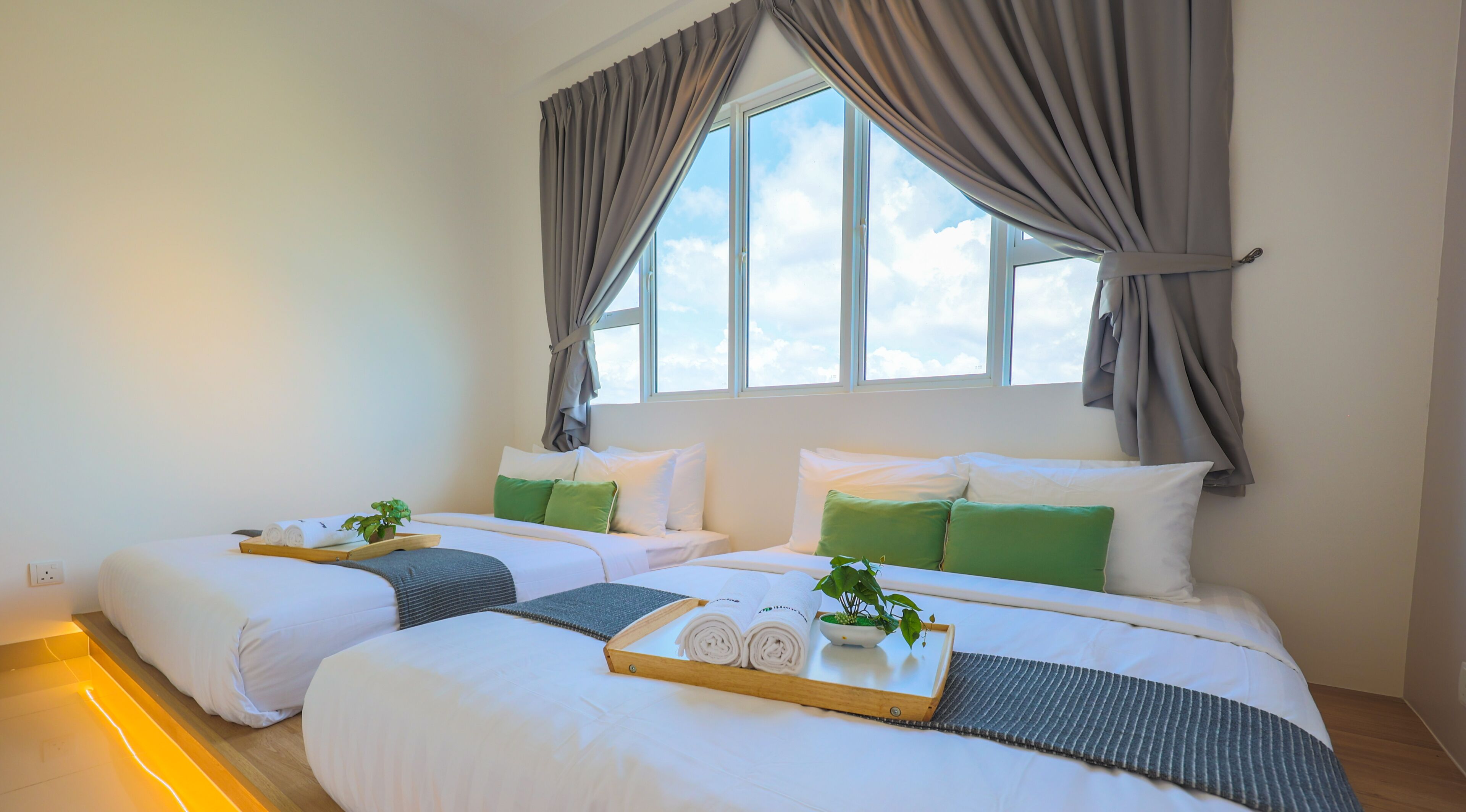 Comfort Apartment | Cadar kapas Mesir, peralatan tempat tidur premium, meja 