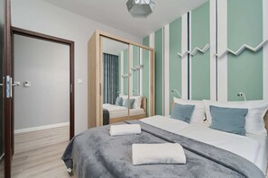 1 habitación, tabla de planchar con plancha, wifi y ropa de cama 