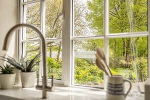 The kitchen with beautiful views - Fernwood, Rolvenden , Kent (Rolvenden)