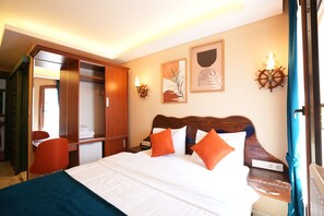 Habitación básica | Escritorio, espacio para trabajar con laptop y wifi gratis