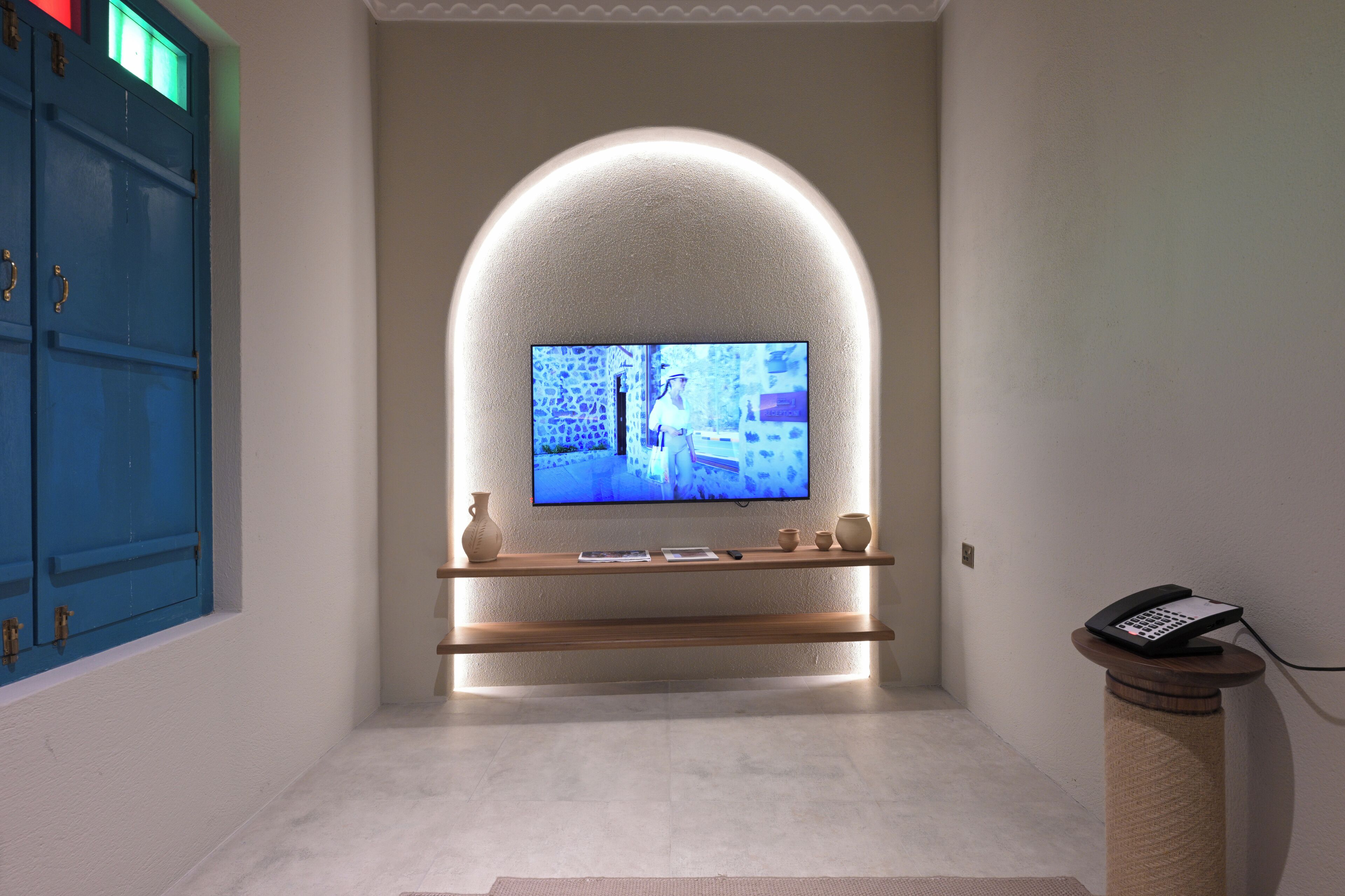 49-inch LED TV with satellite channels, TV