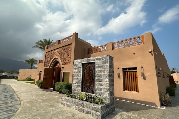 Pintu masuk properti