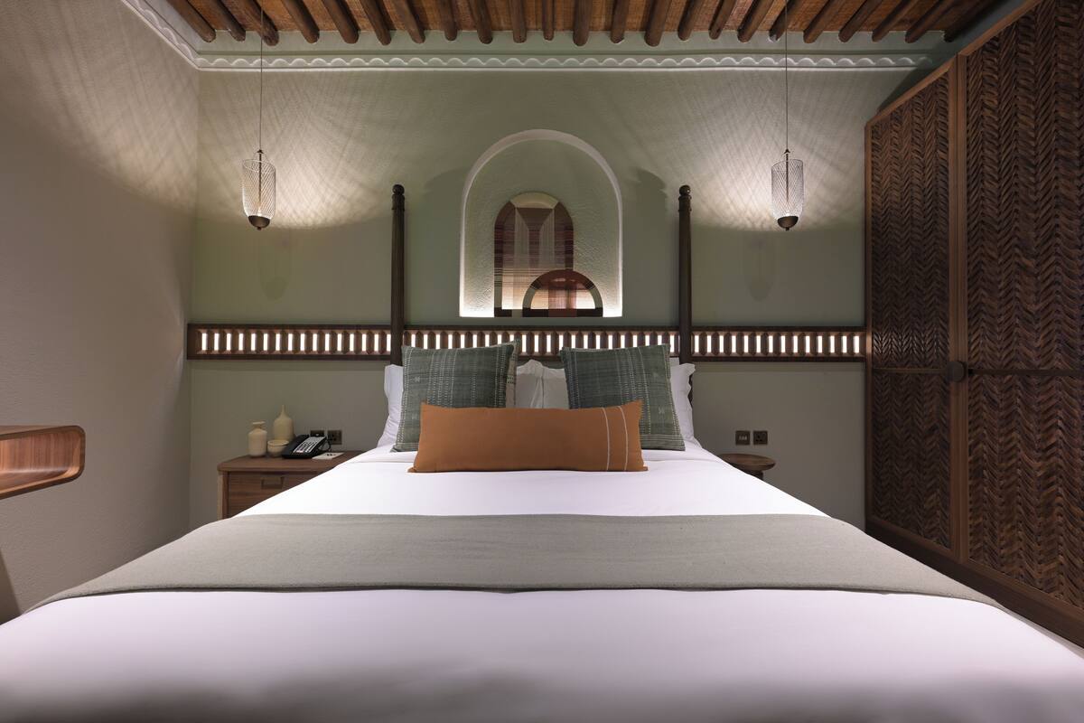 Egyptian cotton sheets, premium bedding, desk, laptop workspace