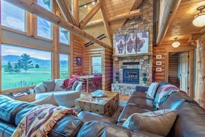 Interior - Teton Dreams Log Cabin with Teton Views & Hot Tub (Driggs)