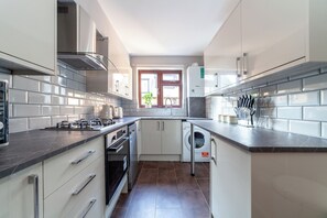 Apartment | Private kitchen - The Ealing Collection (London)