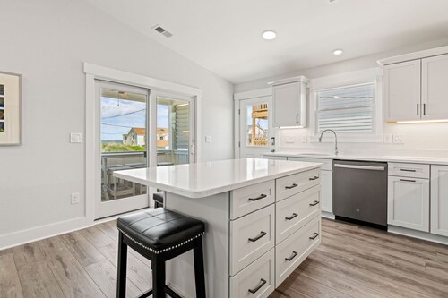 One More Moon 3 Bedroom Home in Kitty Hawk