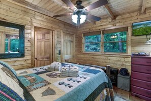 3 室のベッドルーム、デスク、アイロン / アイロン台、WiFi (無料)