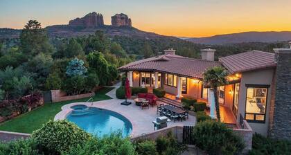 Stunning Luxury Paradise with Views, Pool and Hot