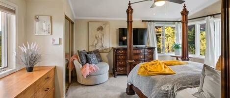 4 bedrooms, iron/ironing board, free WiFi, bed sheets