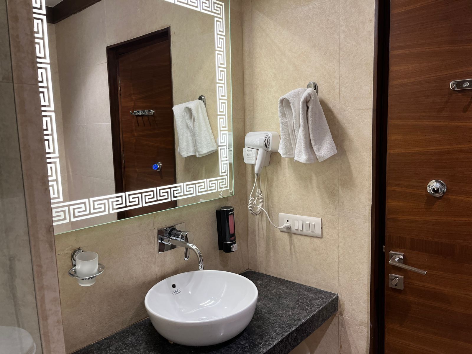 Photo - UDS Villa Scandinavian - Next to VFS, Walking to Connaught Place