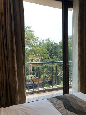 Phòng đôi Deluxe, ban công | 1 phòng ngủ, bộ đồ giường cao cấp, minibar, két bảo mật tại phòng