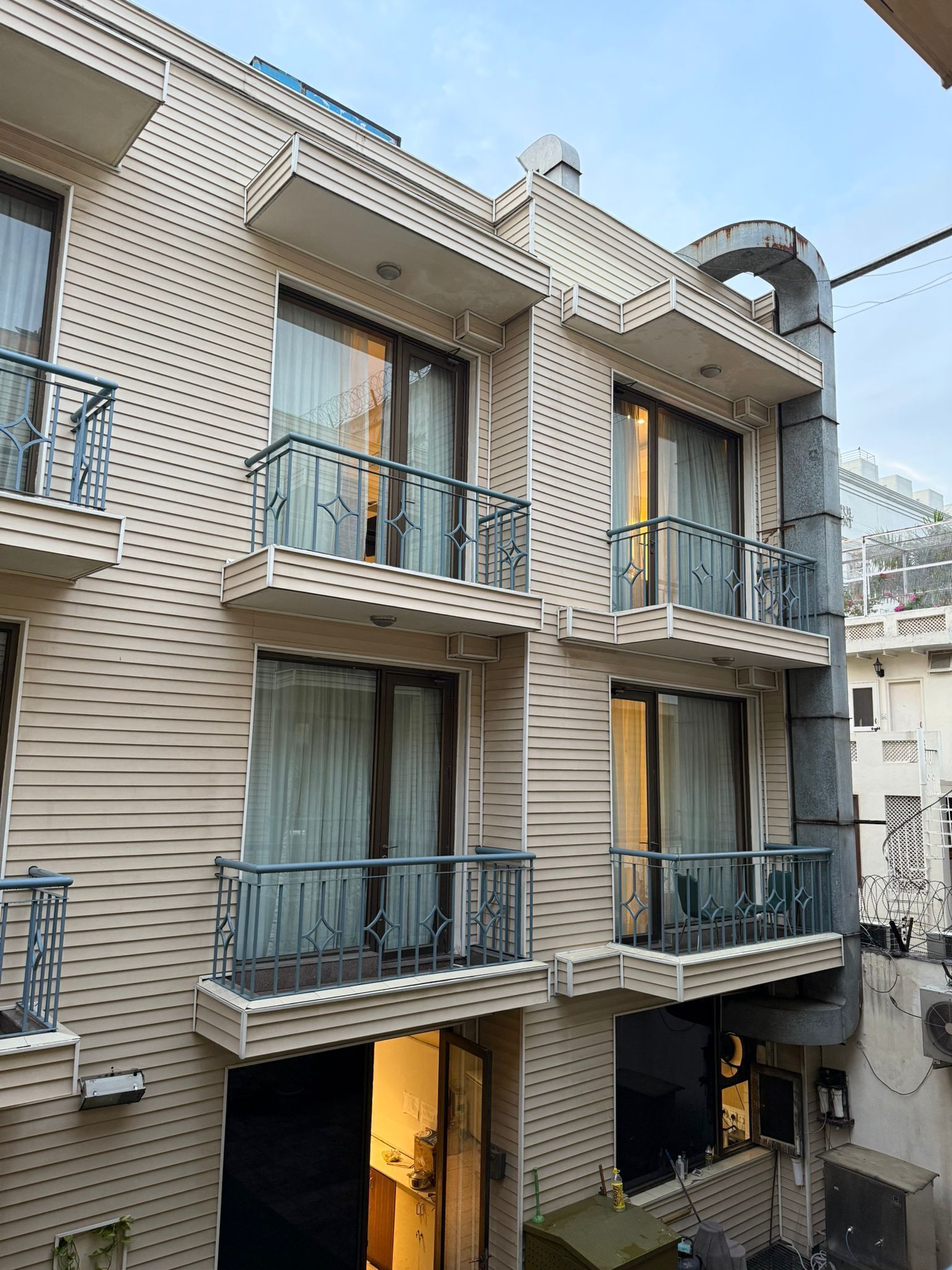 Photo - UDS Villa Scandinavian - Next to VFS, Walking to Connaught Place