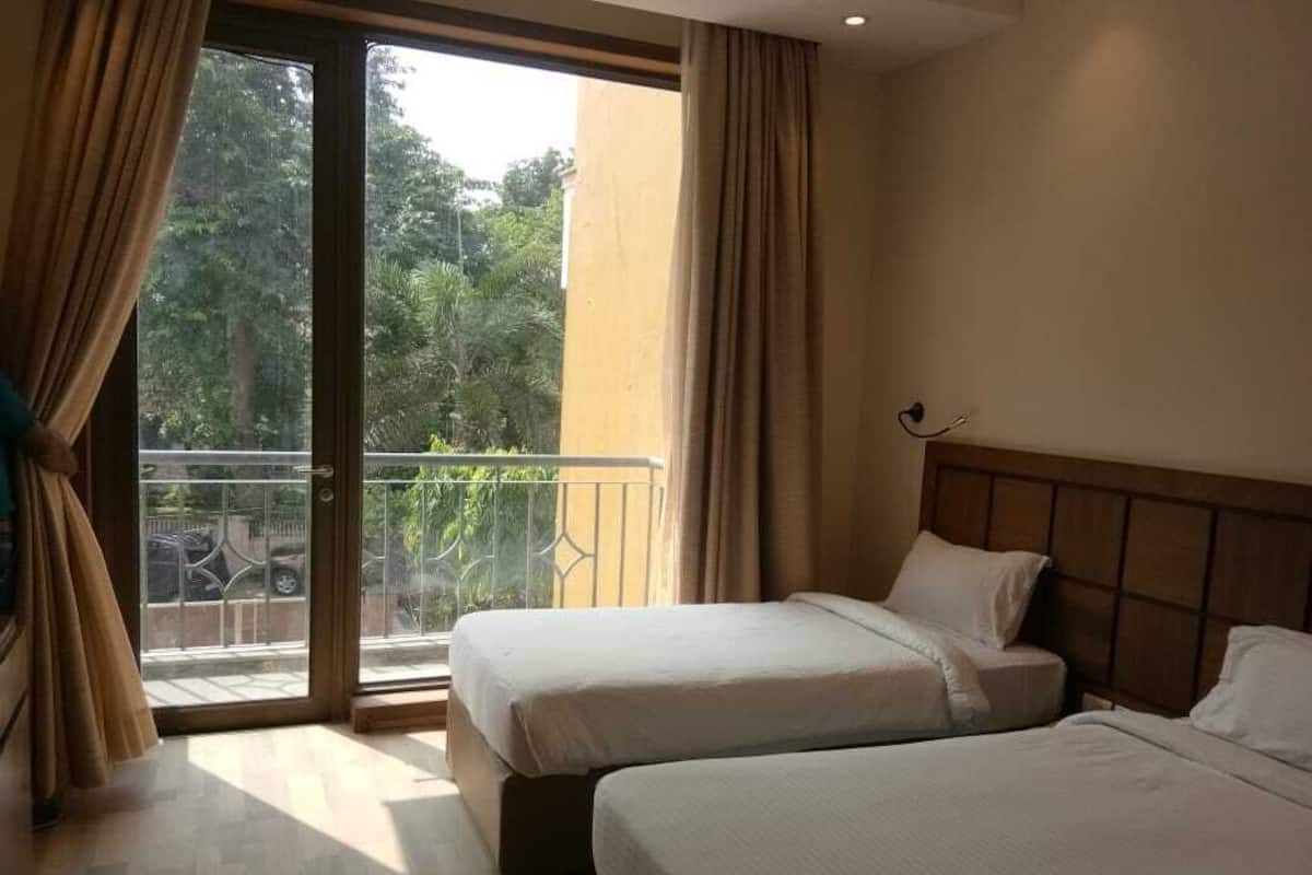 1 bedroom, premium bedding, minibar, in-room safe