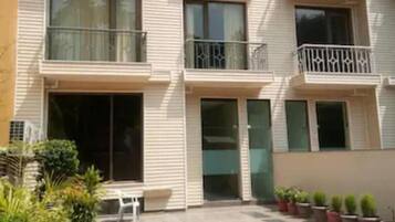 Bagian depan properti