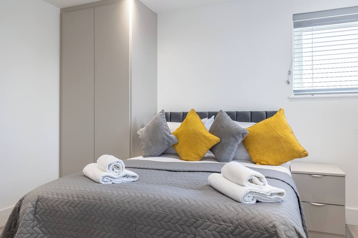 Classic Apartment | 2 bedrooms, iron/ironing board, WiFi (free)