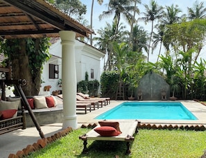 Outdoor pool, sun loungers - VILLA LOU GOA Heritage Portuguese House built 1903 with Private Pool (VERLA)