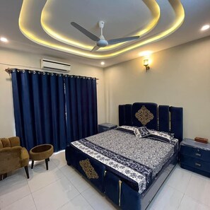 Iron/ironing board, free WiFi - Thai Dee Guest House Islamabad (Islamabad)