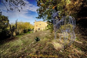 Property grounds - Wonderful private villa for 7 people with A/C, WIFI, TV, patio and panoramic view (Greve In Chianti)