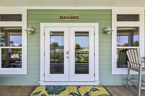 Exterior detail - Welcome to ISLAND TIME! (St. George Island)