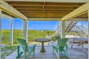 Outdoor dining - Welcome to Tequila Sunrise! (St. George Island)