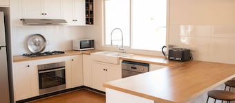 Victorian Coastal - Contemporary retreat located close to the golf club, town centre and beach.