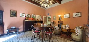 Dining - Apartment in Lucca with 3 bedrooms sleeps 6 (Lucca)