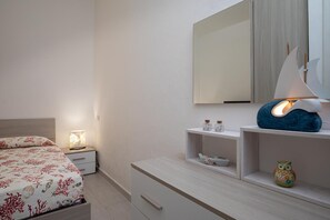 2 Schlafzimmer, Bügeleisen/Bügelbrett, Bettwäsche