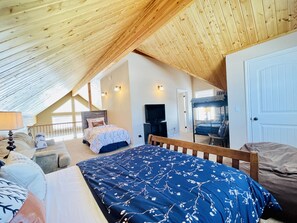 3 bedrooms, iron/ironing board, free WiFi, bed sheets