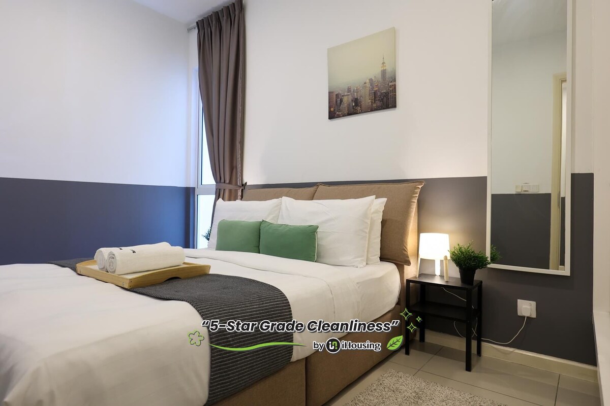 Premium Suite, 3 Bedrooms, City View | Egyptian cotton sheets, premium bedding, desk, iron/ironing board