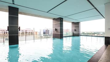 Indoor pool, 2 outdoor pools