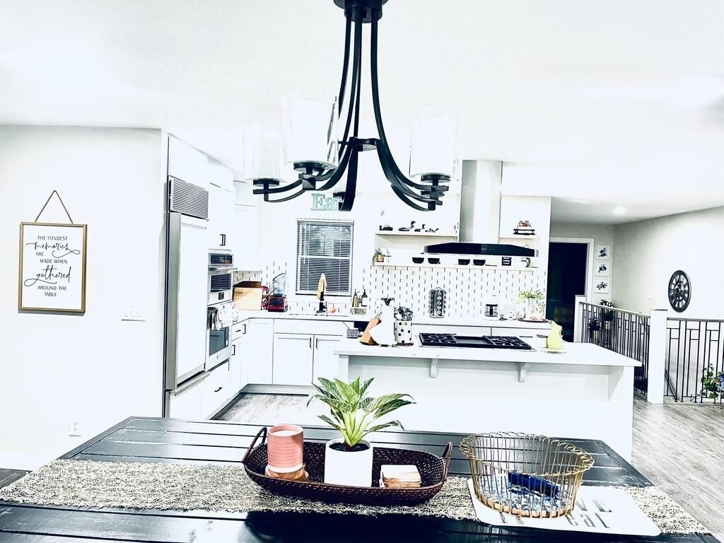 Frigorífic, microones, forn i placa de cuina 