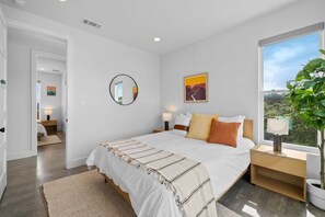 7 bedrooms, desk, iron/ironing board, free WiFi - Spa/Pool, GameBarn, Pickleball, FirePit, Big Views (Driftwood)